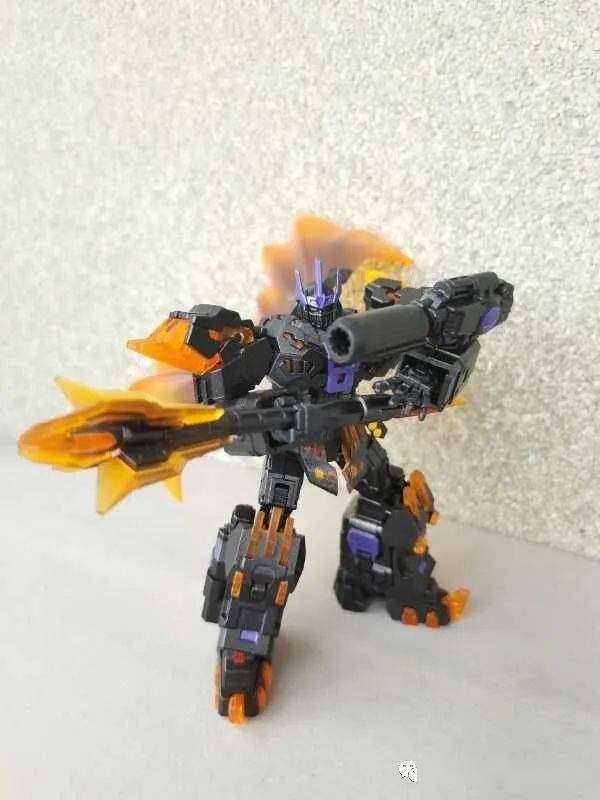 【评玩具】子小天:岑测评《铁工厂震天尊,人们也称它为堕落金刚》