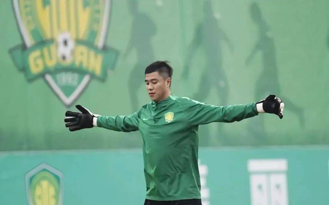 国安门将或迎来又一轮竞争 不受球迷待见的他或迎上位机会_侯森