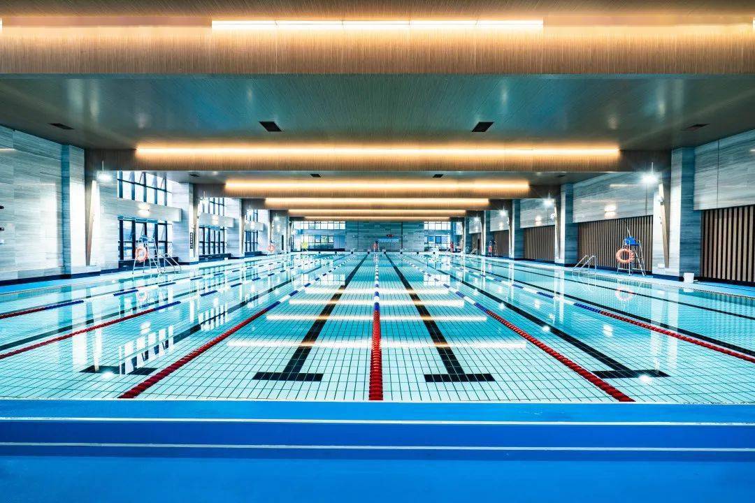 虹桥镇体育中心采用政府投资建设,委托第三方运营管理的模式,以专业