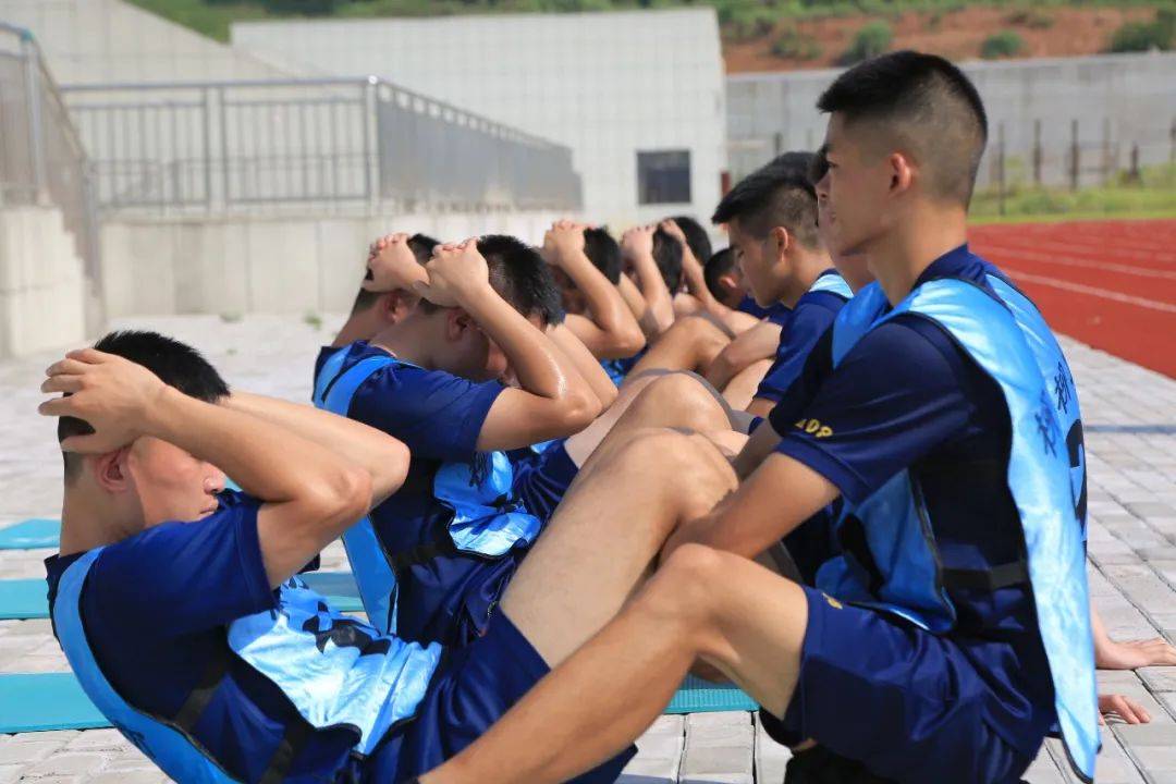 想留队的初级消防员是时候展现你真正的技术了