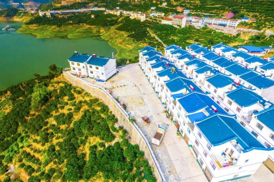 图丨郭家坝镇头道河村图丨归州镇屈原庙村部分图片来源:魏启扬用生命