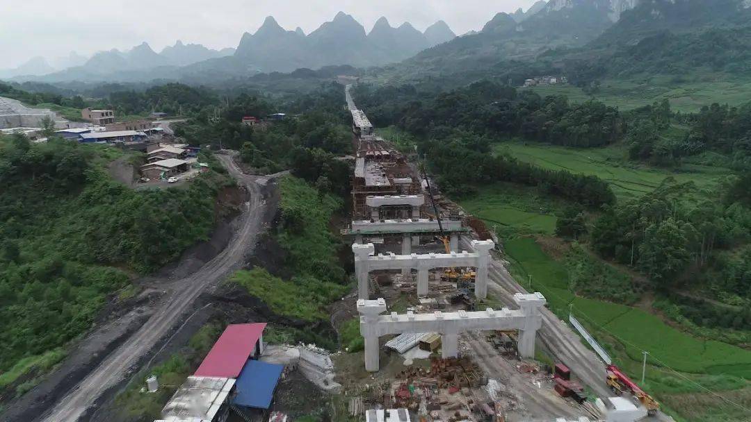 贵南高铁环江站一号大桥架设最新消息