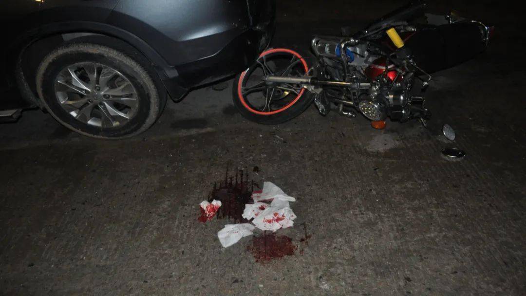 凌晨3时许潮南内新路段发生车祸林某几乎失去意识