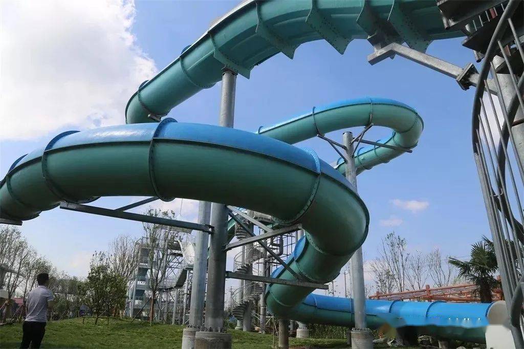 summer night 水上乐园 巨浪湾,双莽组合滑道, 大喇叭,时光穿梭隧道