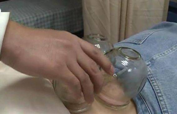 男子在锦界一家养生馆拔火罐技师操作不当致其全身多处被烧伤