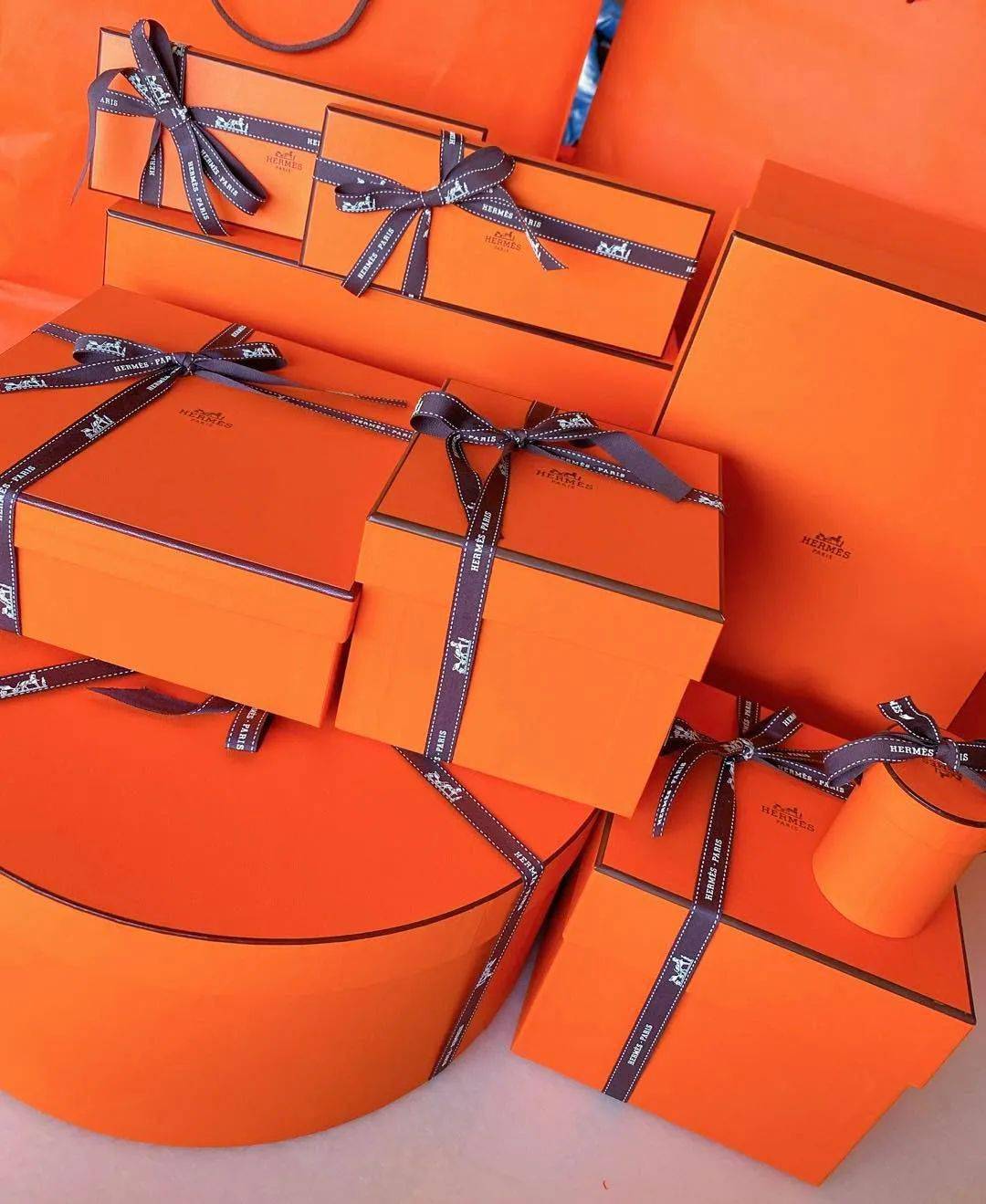 尤其是爱马仕,每次都拉拉杂杂一堆盒子.