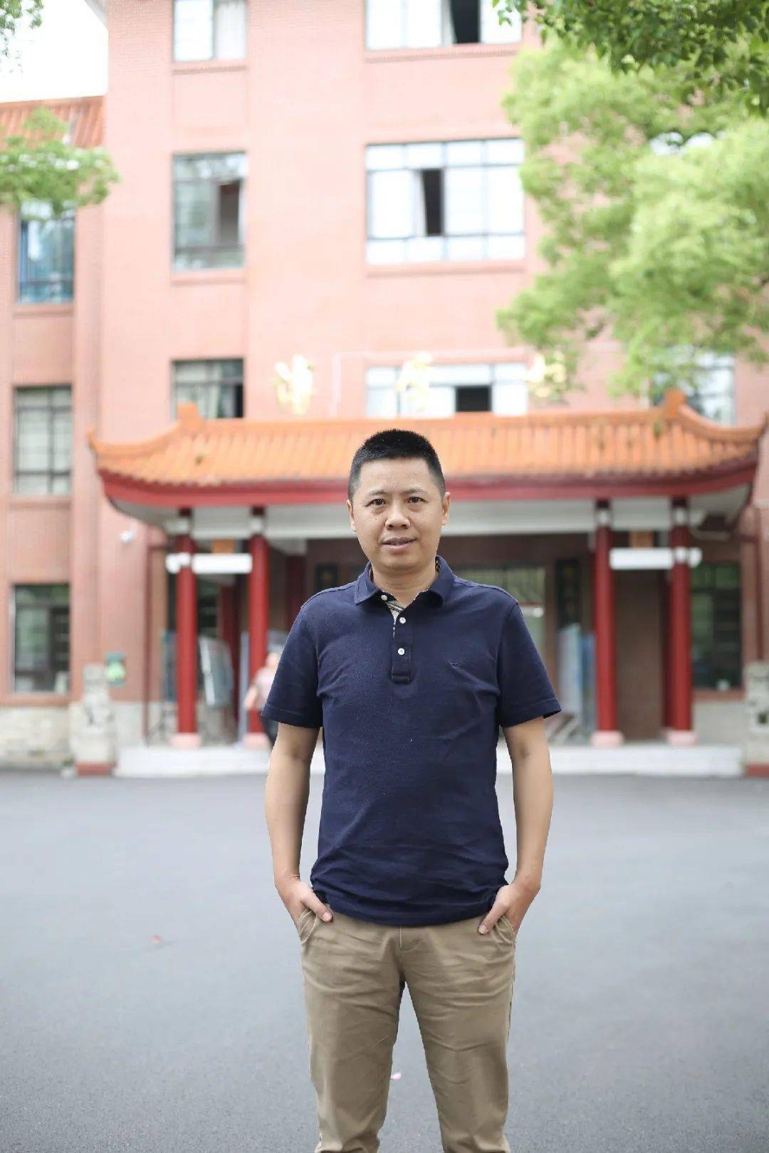 周志兴:中学数学高级教师, 株洲市八中数学教研组长