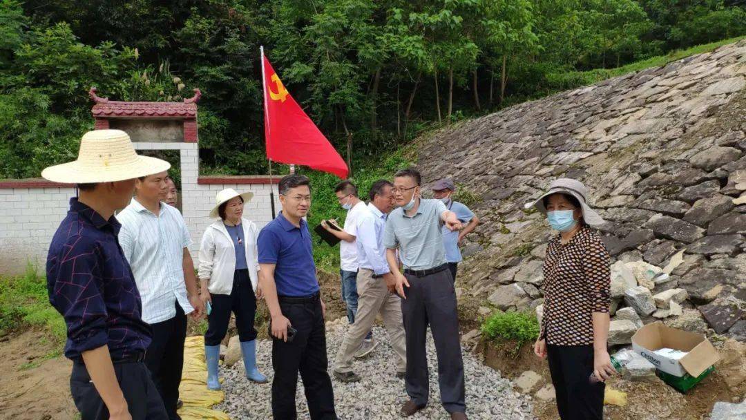 险情不除坚决不退奋战响水岩记贾庙乡小崎山村党支部书记村委会主任丰