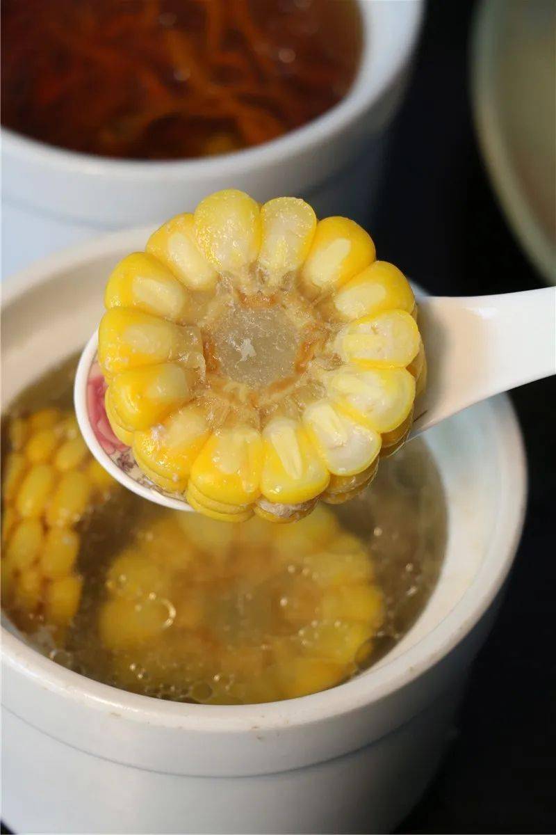 玉米排骨炖罐图片