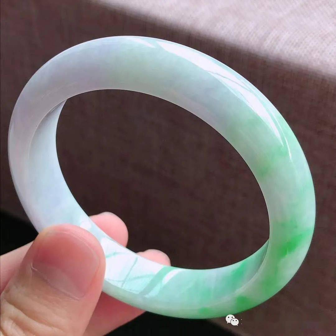 天然翡翠手镯鉴赏(一)_形状