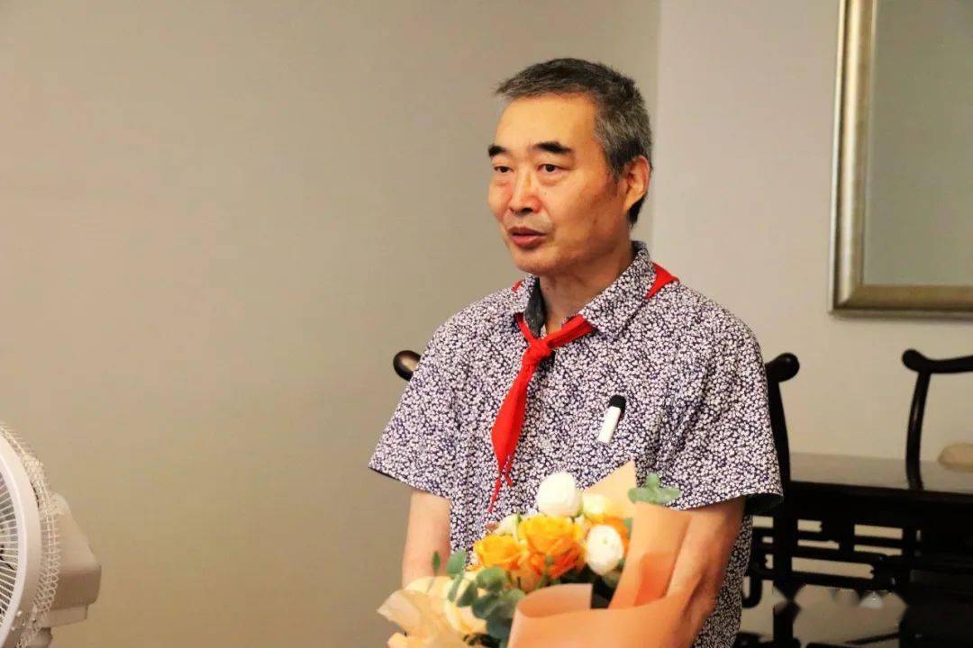 兴趣是不需要坚持的丨访著名作家周锐老师