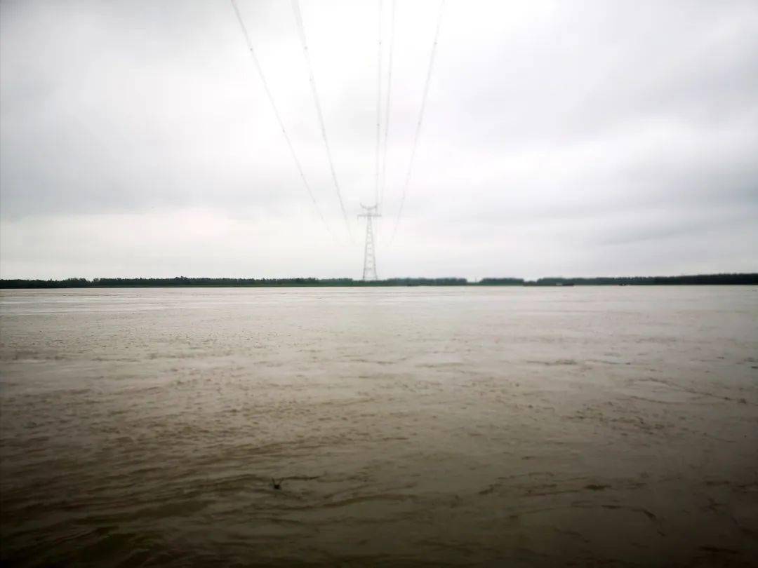 5公里长江防线,同时,簰洲湾下游连武汉,对武汉防汛也具有重大影响.