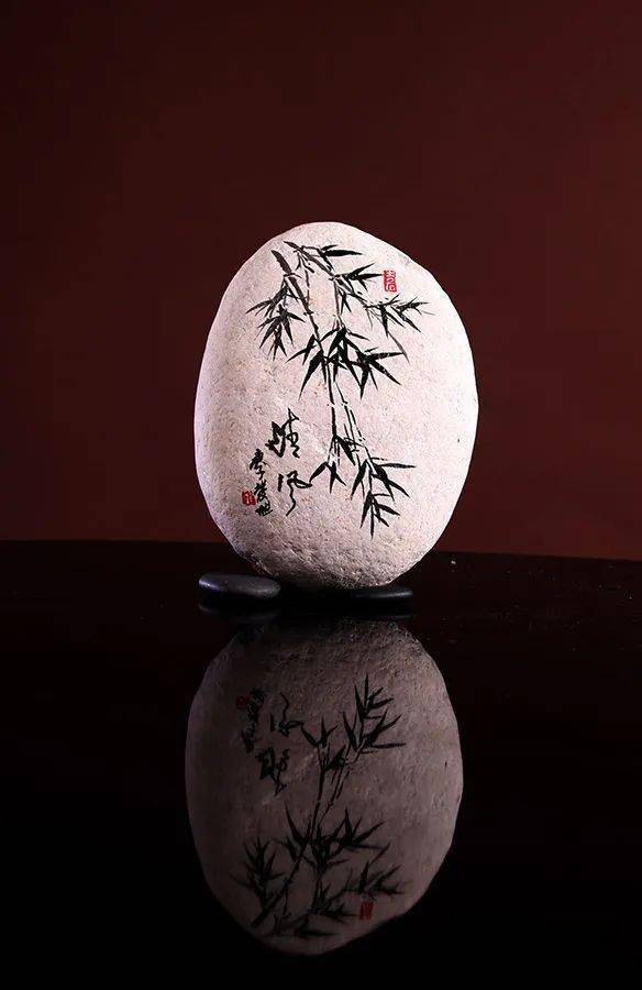 石上墨韵戚发旭写石艺术欣赏