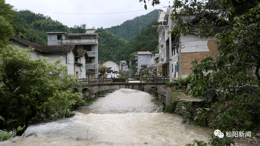 1930年7月16日,他们组织了100人左右的队伍,在枫坪山乍口李氏宗祠举行