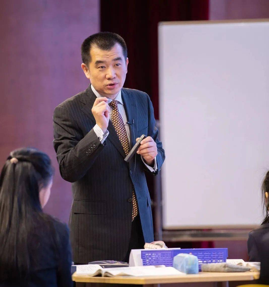 上海语文名师谈写作:孩子不需要写出让成人满意的作文_朱煜