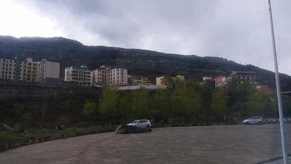 实拍四川阿坝州黑水县海拔2350米很漂亮的一座县城