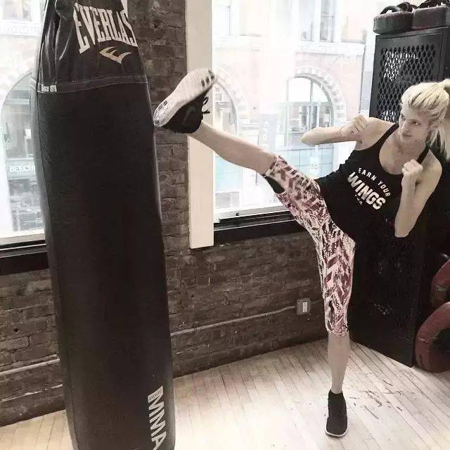 因为健身,她们成了世界上最美的女人!_gigi