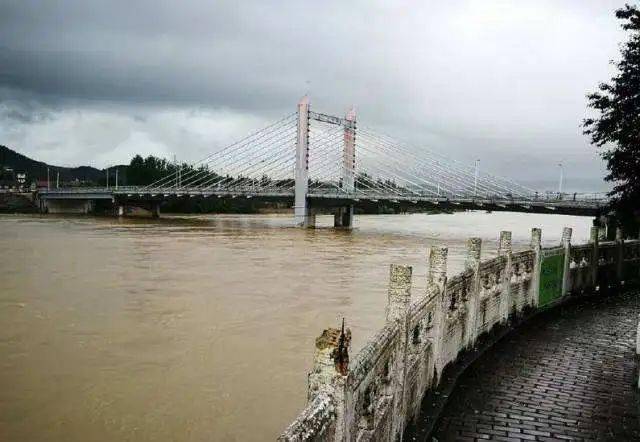 组诗桐国洪水有感