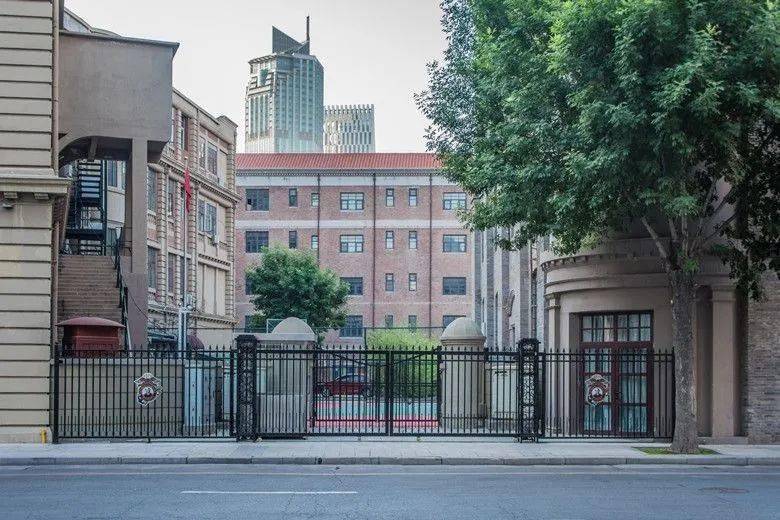 【法拉古特】法古博新,特立独行_国际学校