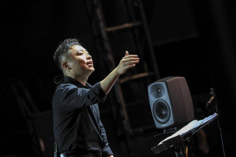 空中飘起小雨,草坪诞生"星河"!金承志说:上海夏季音乐节如"彩虹"斑斓