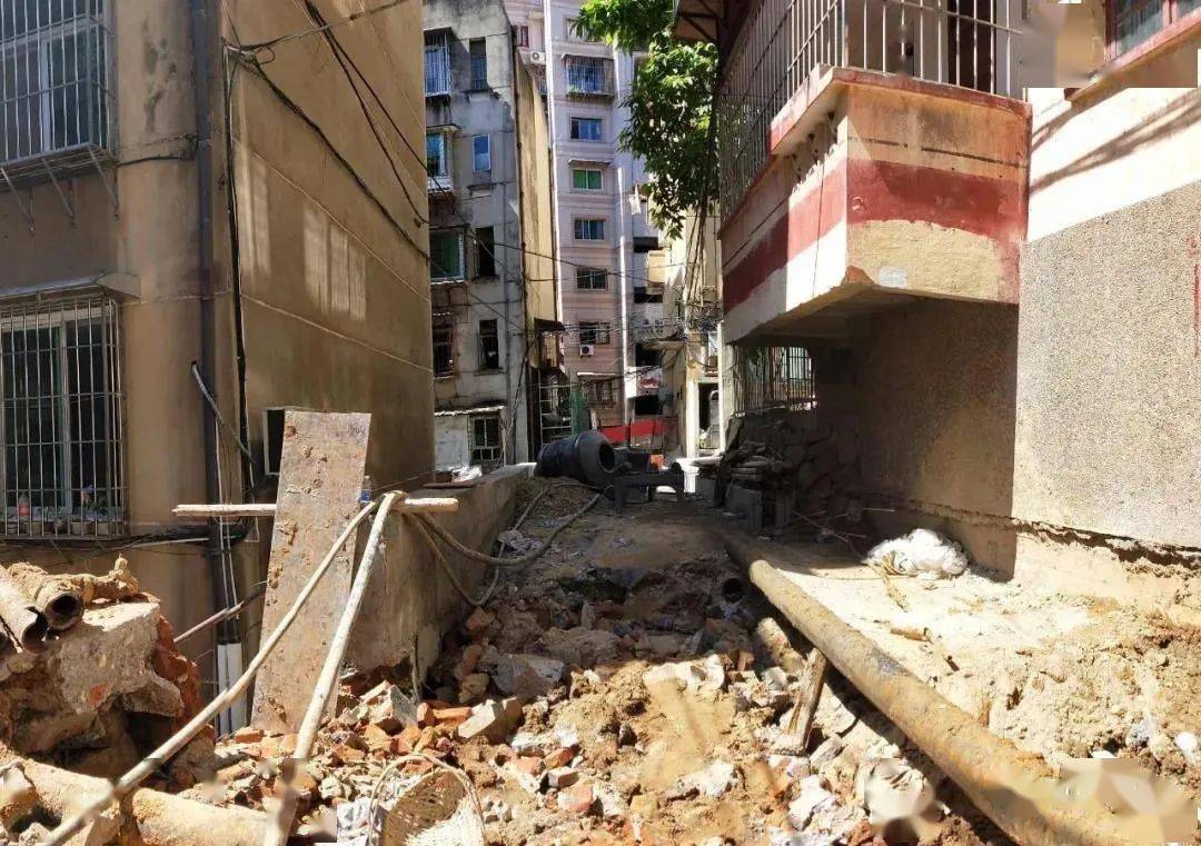 延平梅山街道老旧小区改造工程火热进行中