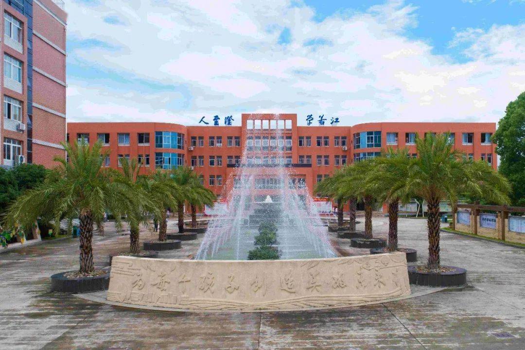 2020年,是《翻簧竹雕》进入黄岩澄江中学课堂教学的第五年;是《手艺者