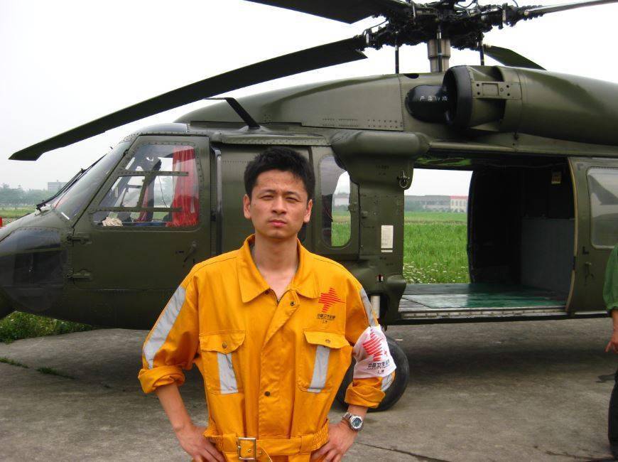 "汶川地震救治工作中,我作为医疗队的一名年轻医生,在牛伟新队长的