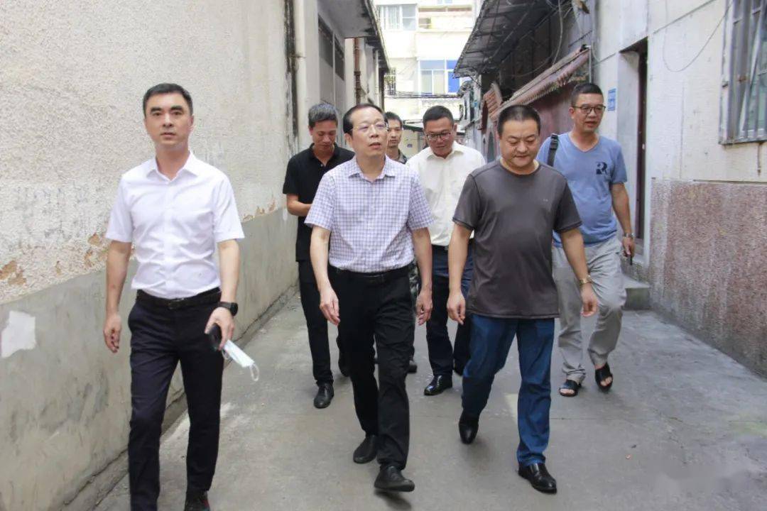今天黄齐秋走访慰问连江这三户军人家庭