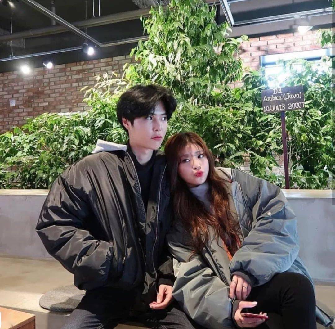 最新情侣拍照姿势制霸你的朋友圈