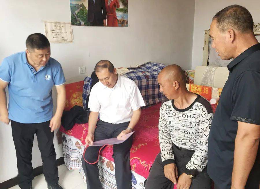 【第1004期】何雨春到商都县七台镇骆驼盘村调研扶贫情况