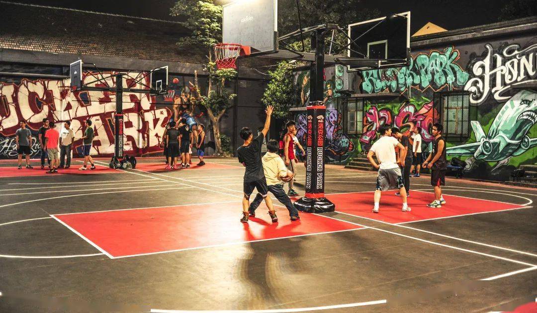 做自己的灌篮高手洛克公园上海热门篮球馆信息请查收