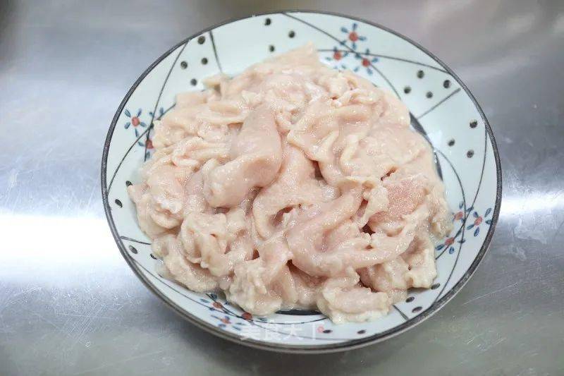 【健康美食】嫩滑鲜香,软弹不燥的水煮肉片