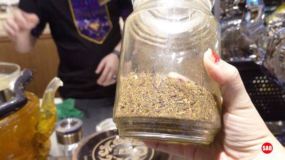 新疆有种药茶是当地人的热性饮料