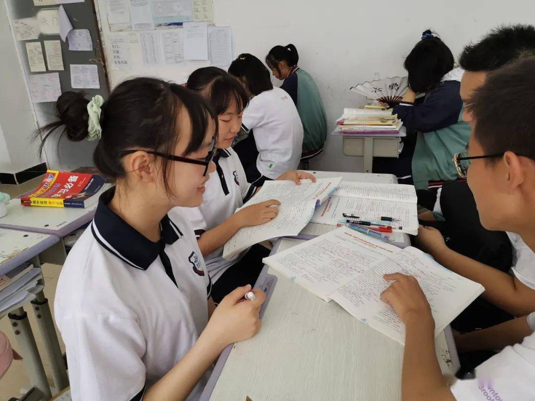 【新时代好少年】凯里三中潘凤:孝在举手投足间 爱在无微不至处