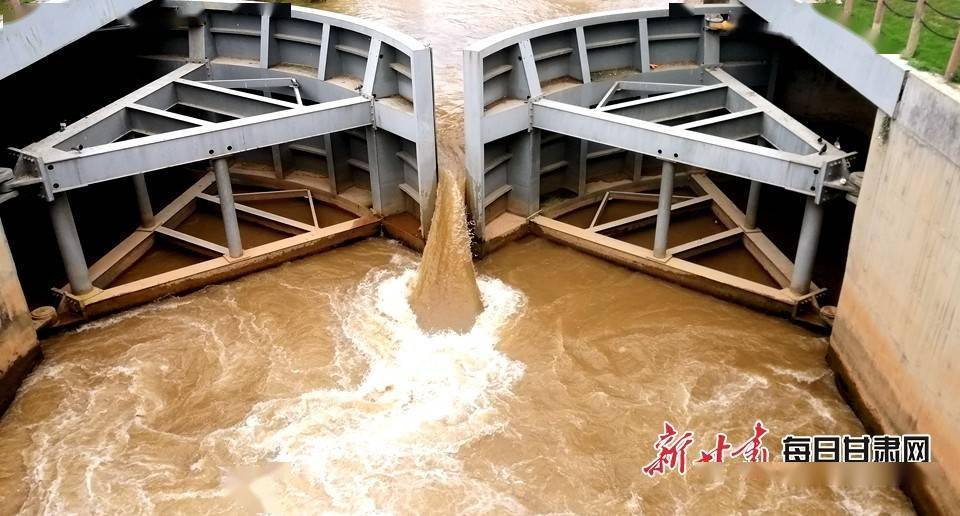 南河道进水闸处水流湍急 金奉乾摄