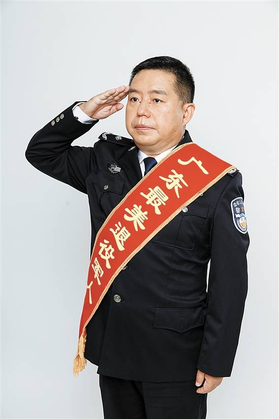 深圳出入境边防检查总站医院副院长卢涛 受访者供图