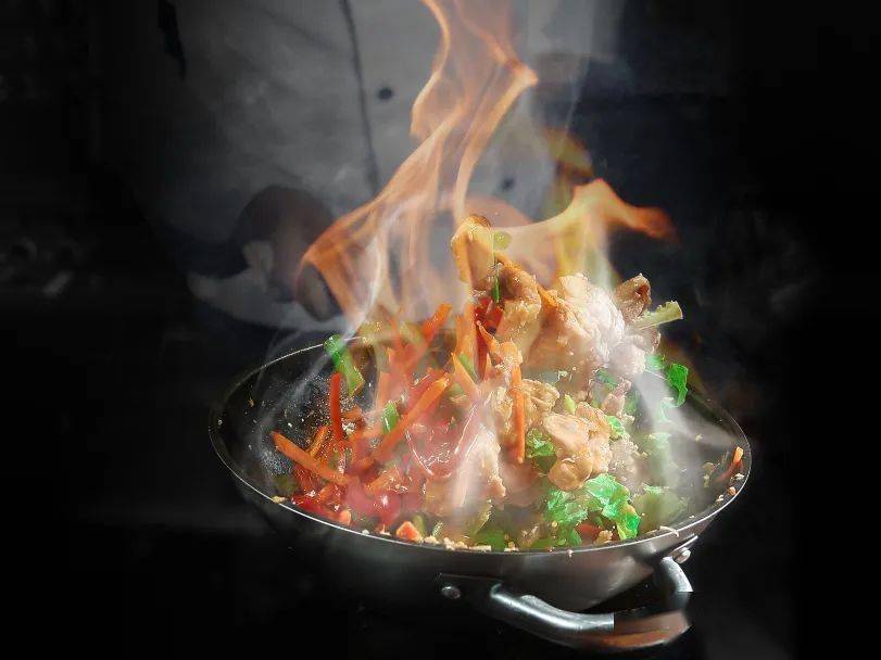 猛火生香的精髓全在这盘清炒时蔬里