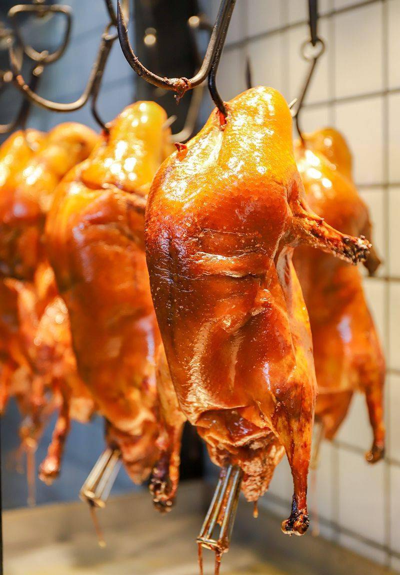 售完涨价!58.8元购①整只北京烤鸭!含烤鸭 炸鸭架 面皮/黄瓜/大葱,正