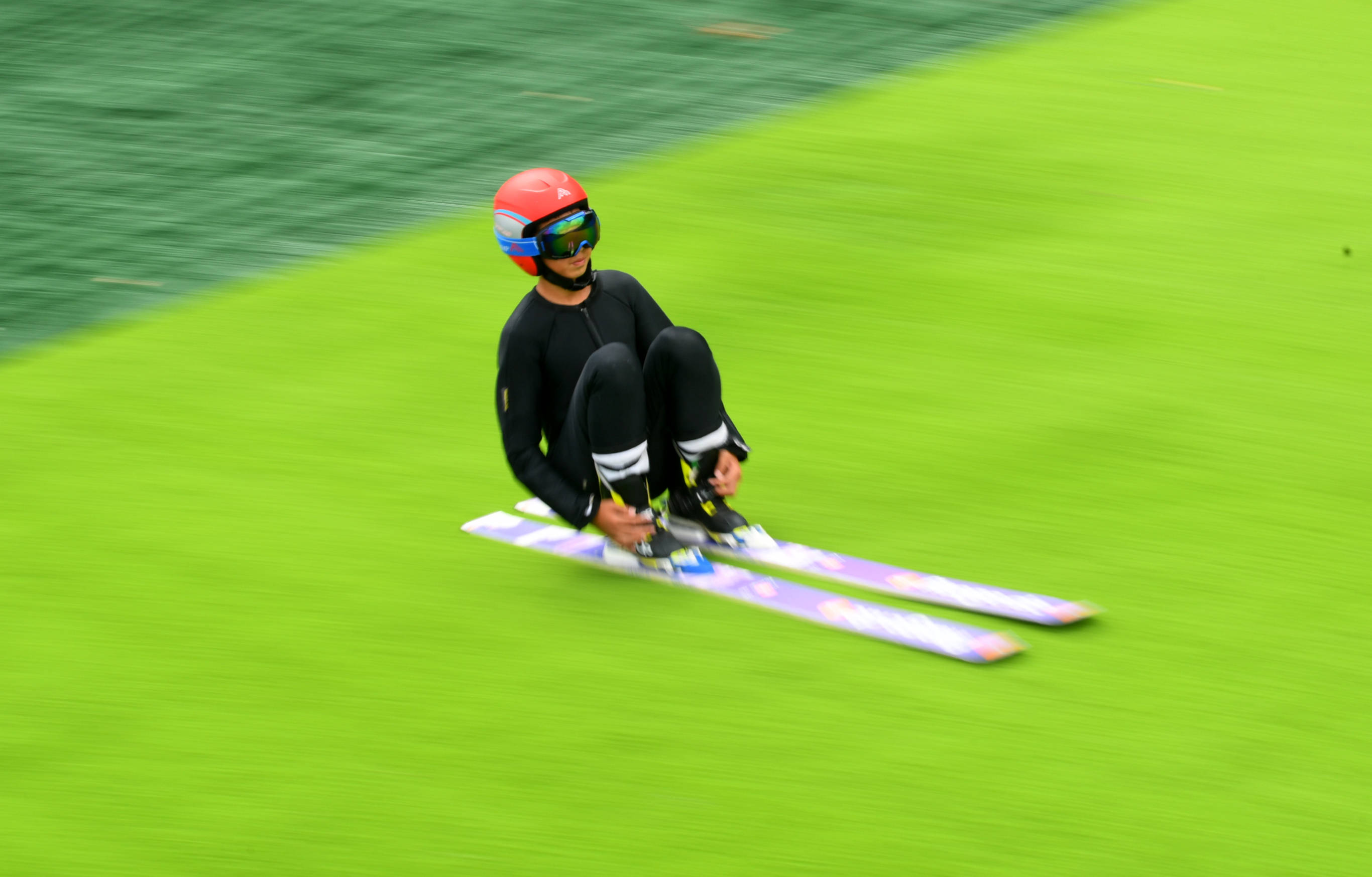 跳台滑雪——全天候四季滑雪项目跳台在吉林市投入使用