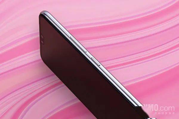 使用4000万像素前置双摄像头自拍的旗舰vivos7是什么体验