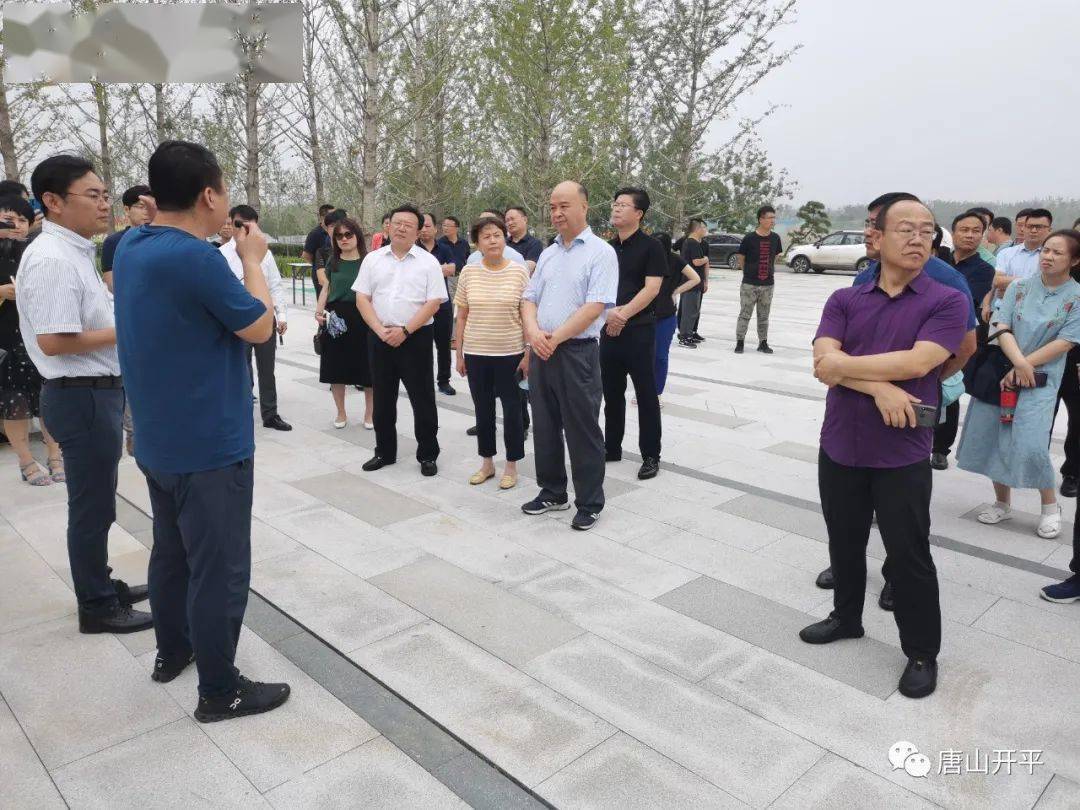 市城管局局长冀桂梅,开平区委书记张永新,区委副书记,区长崔东