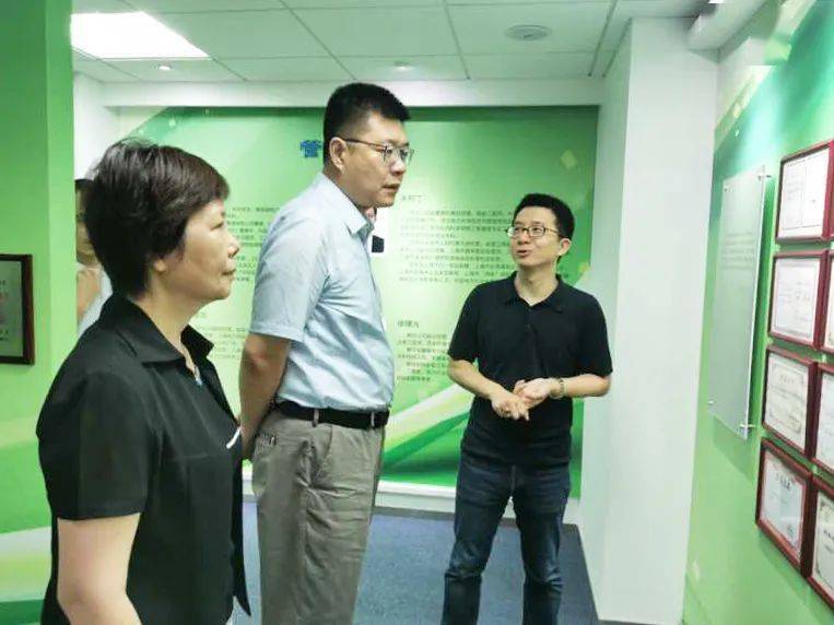 区委常委统战部部长沈权一行走访艾能电力