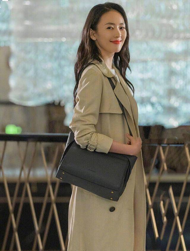 童瑶太会穿了土掉渣的职业装也能被她穿得优雅又高级