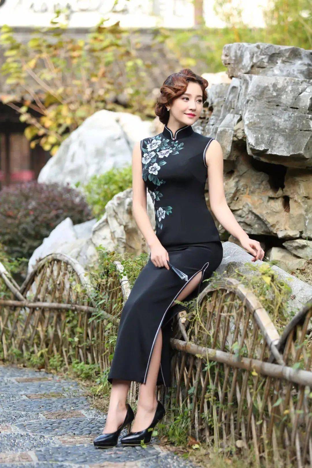 东方明珠大酒店传来好消息上海经典旗袍杭州丝绸香云纱大型展会