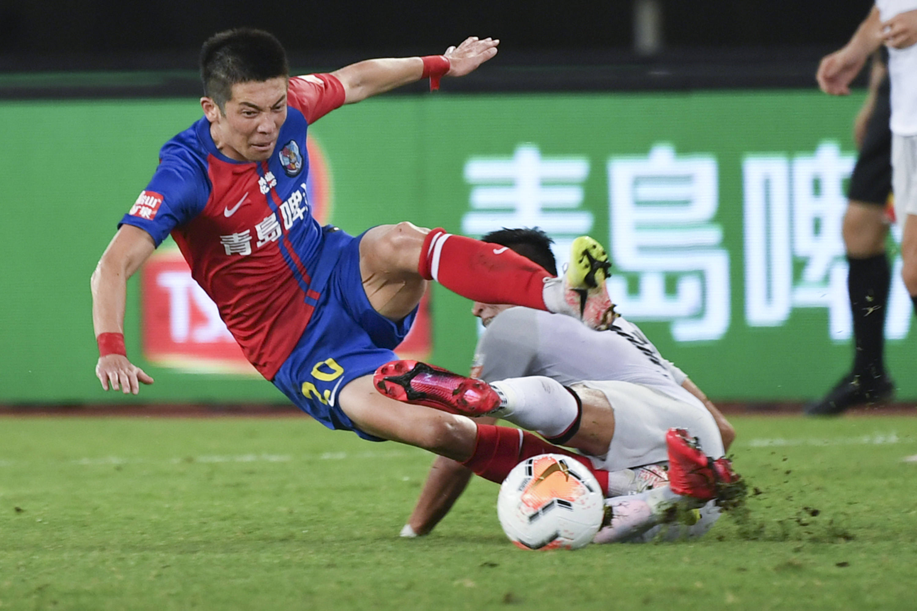 足球——中超:青岛黄海青港平上海上港