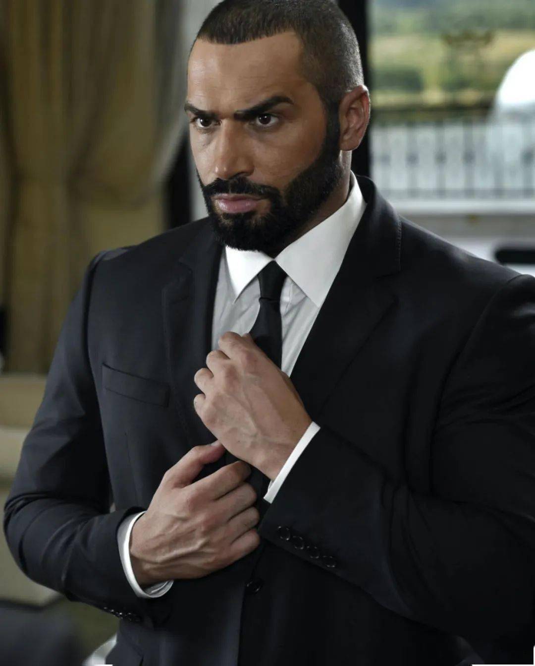 他就是lazar angelov,1984年出生在保加利亚索菲亚;他对健身的热情和