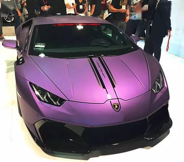 哑光紫兰博基尼huracan