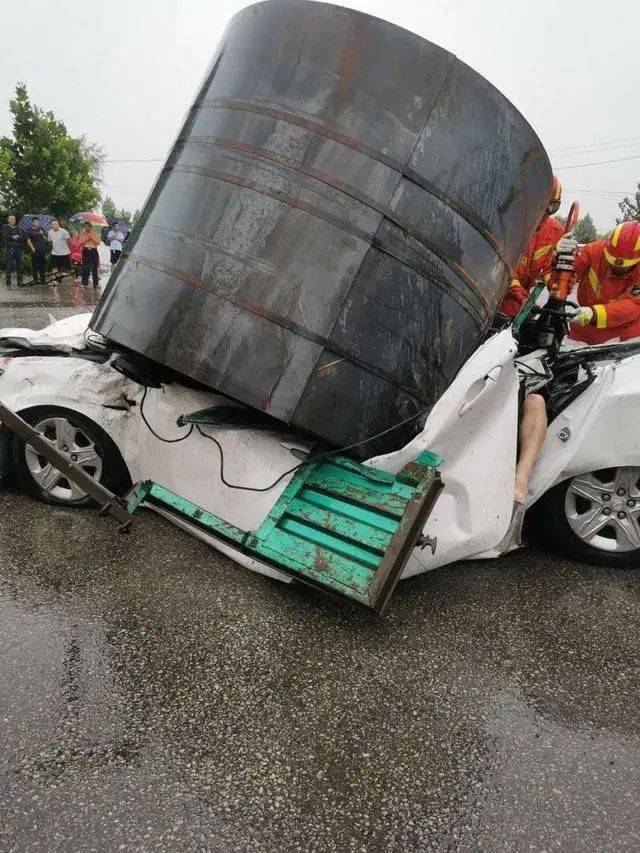 天柱钢铁事故图片