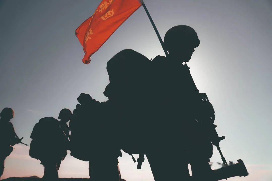 当青春遇上军旅快来收藏这组大漠热血剪影