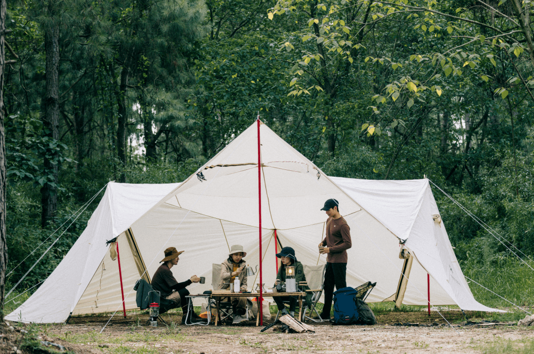 重新演绎自然户外风,这个韩国品牌为风格露营注入了科技时尚感
